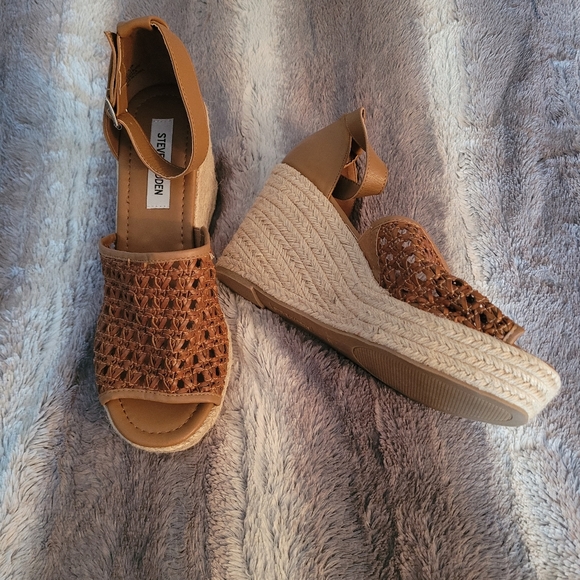 Steve Madden Shoes - Steve Madden NWOT size 9.5